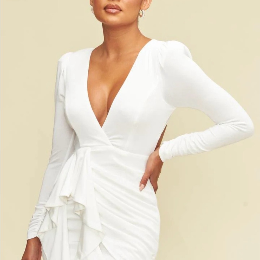 Elegant White Long Sleeve Dress